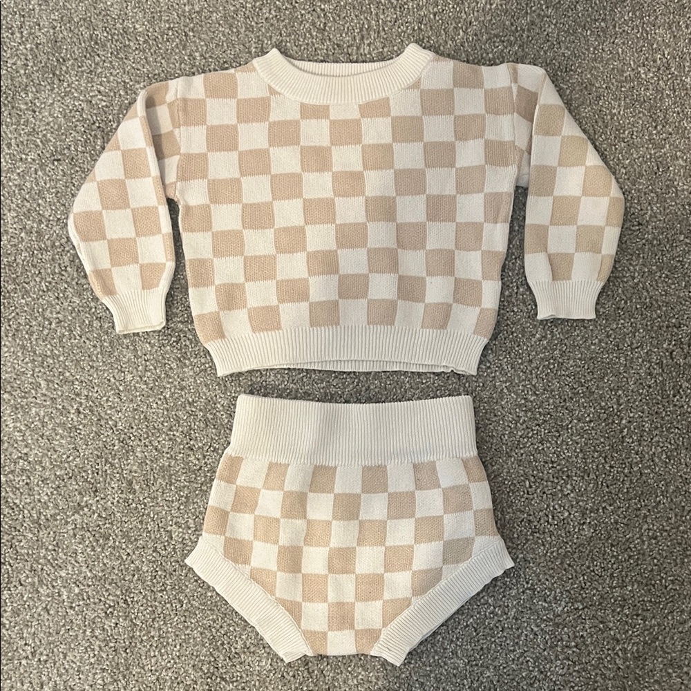 Checkered Knit Sweater and Shorts Set 6-12mo